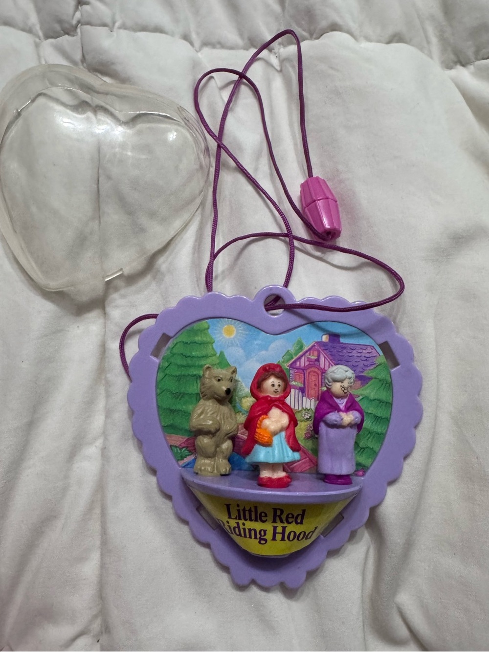 VINTAGE (early 90s) Little Red Riding Hood Locket with Figurines